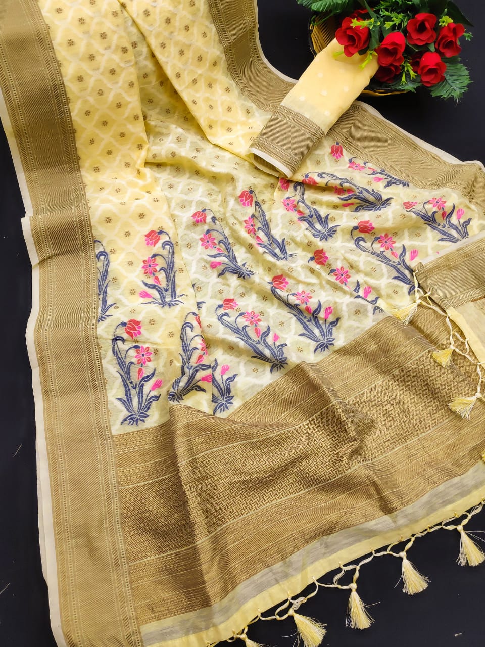 Bt-10 Designer Pure Linen Saree