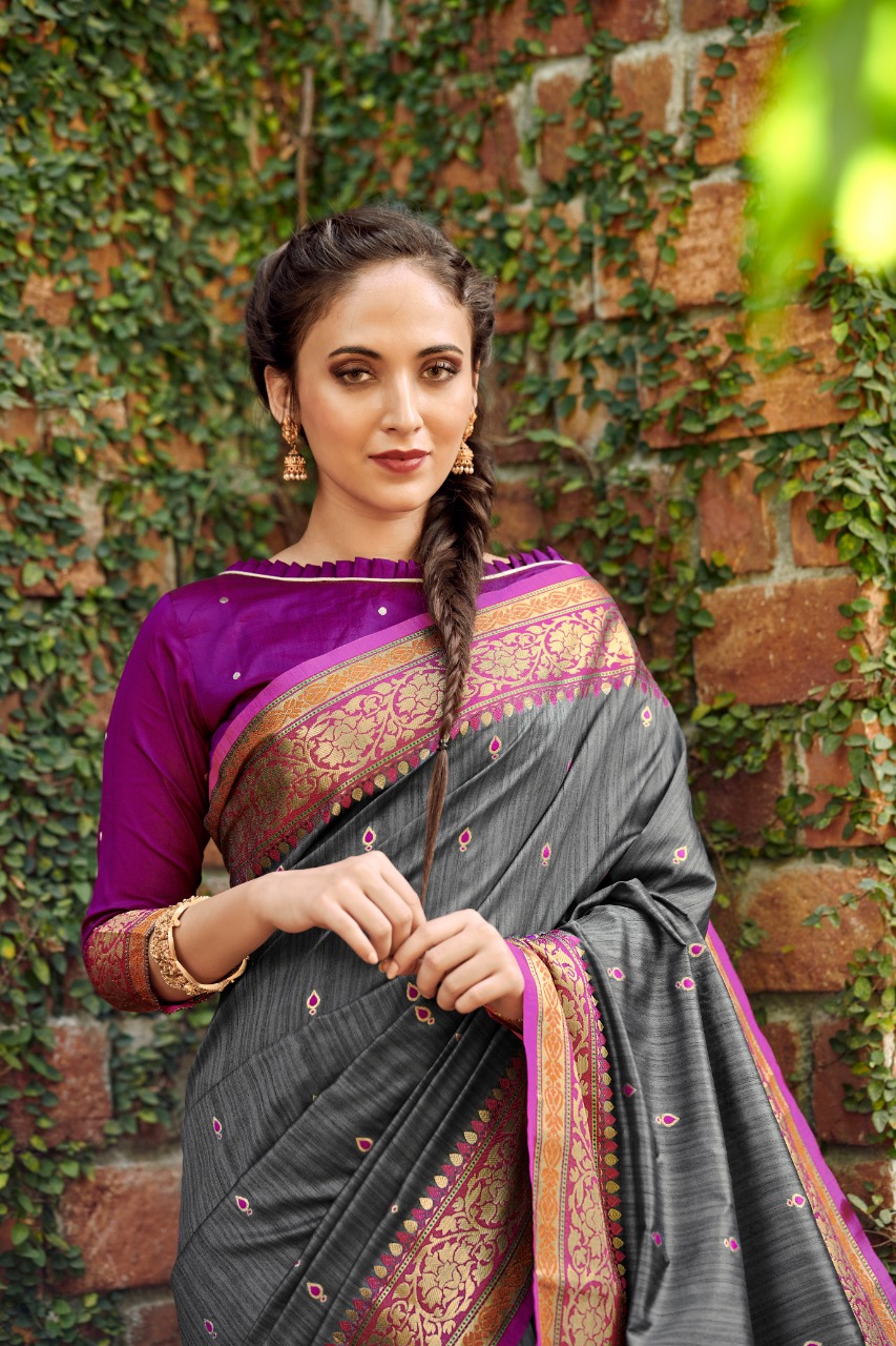 Ariyaan Silk Designer Soft Handloom Weaving Silk Saree