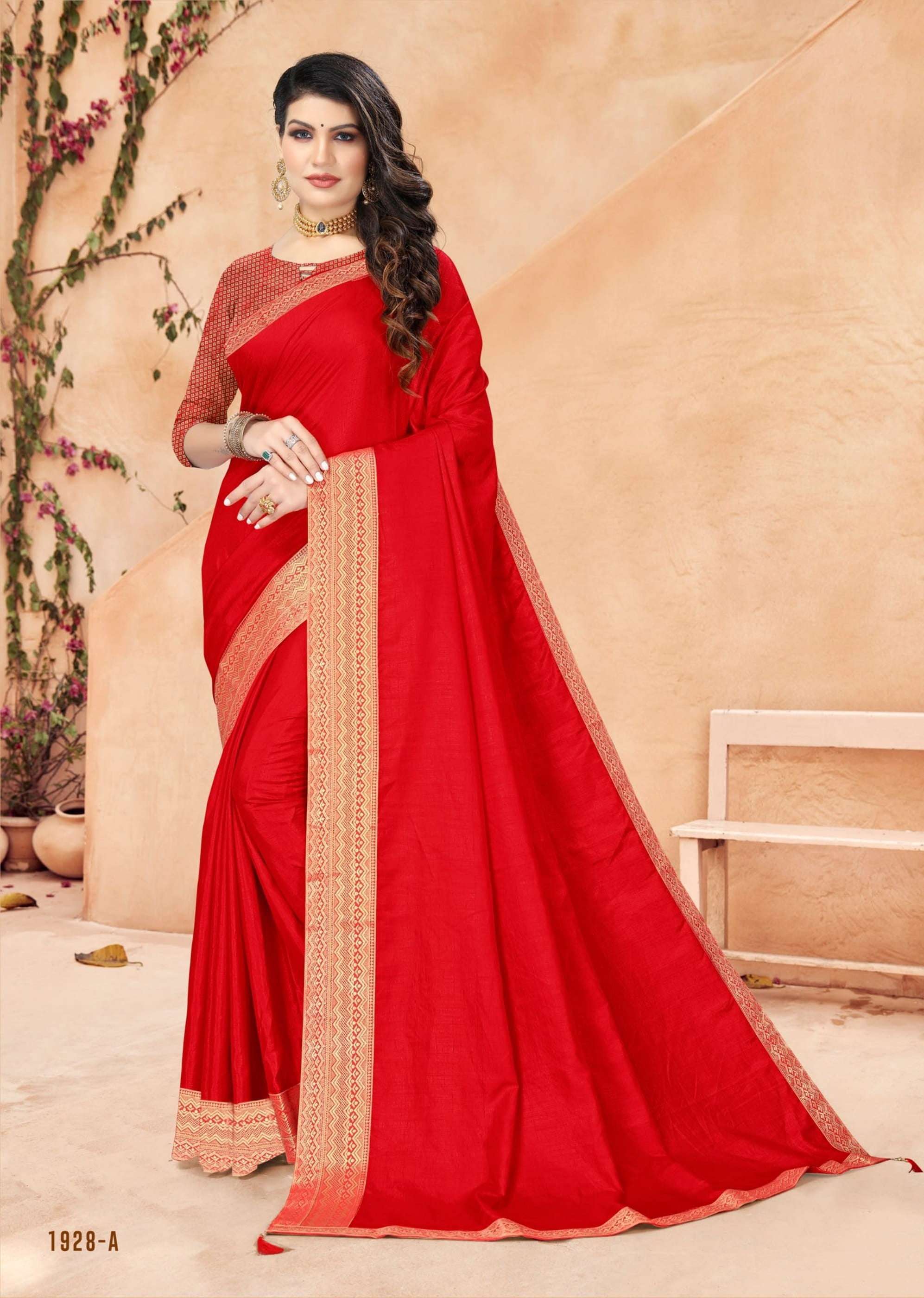 indian lady kaju chikki vichitra silk saree with fancy border 