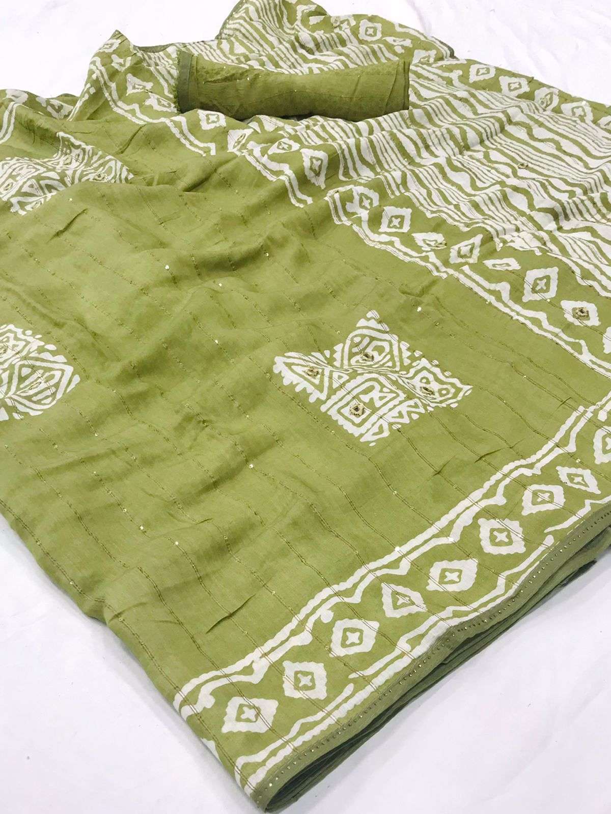 BT PRESENTS DESIGNER SOFT COTTON WITH SEQUENCE WITH BATIK PRINT SAREE 