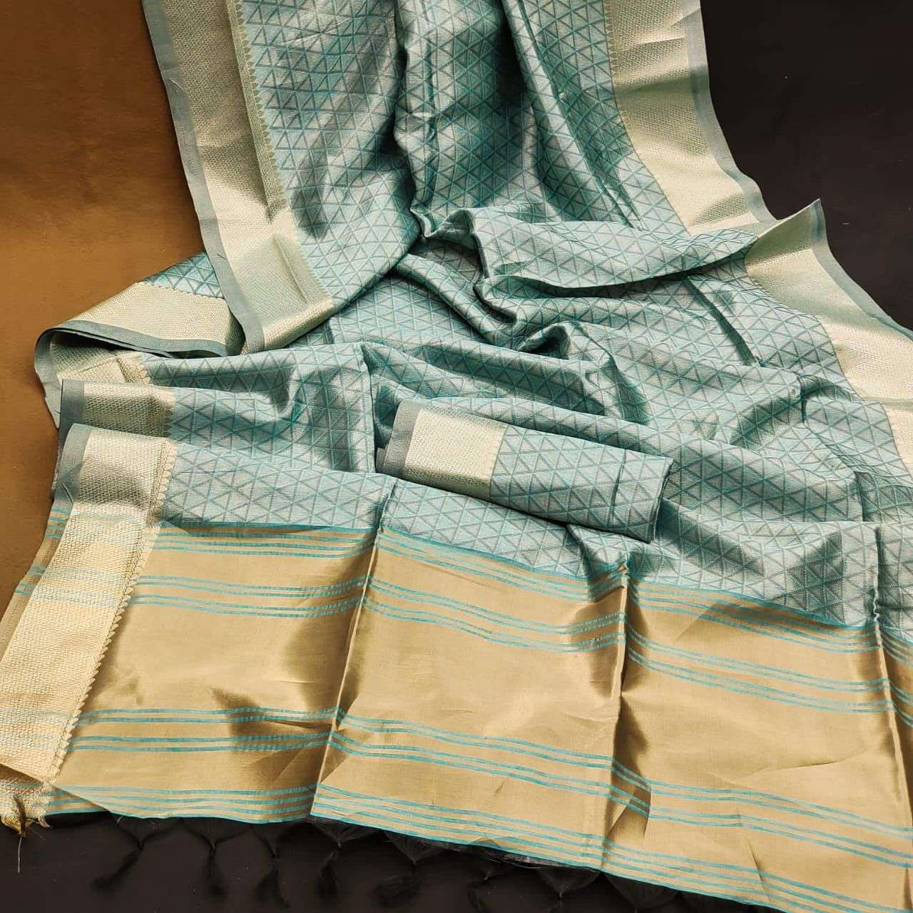 BT-10 DESIGNER BANARASI HANDLOOM SAREE 