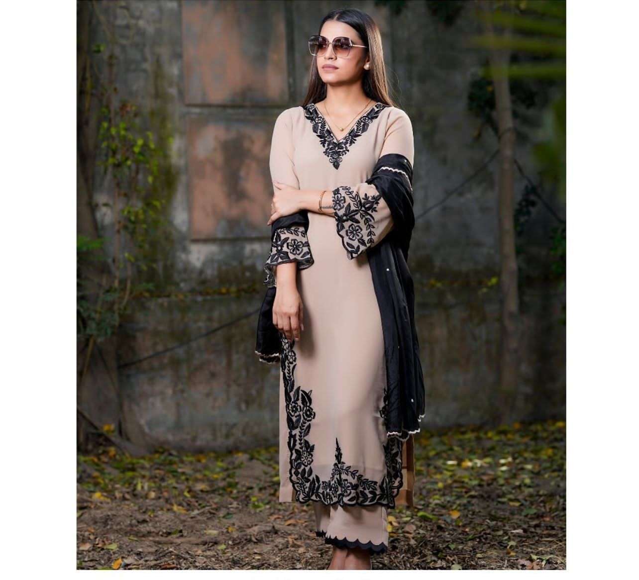 BT-13 DESIGNER HEAVY GEORGETTE PAKISTANI SUIT 