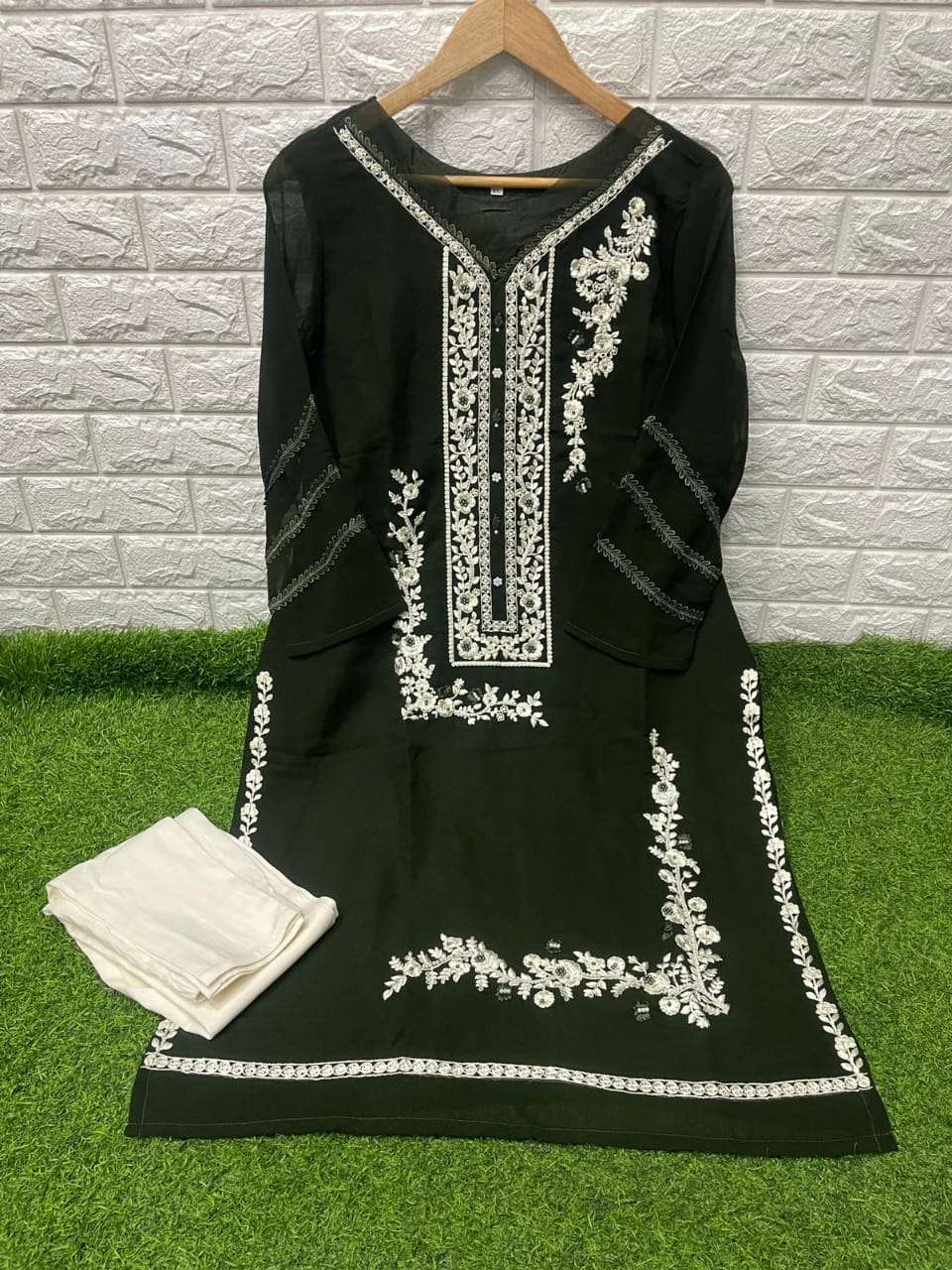 liza d no 1003 pure georgette pakistani kurti 