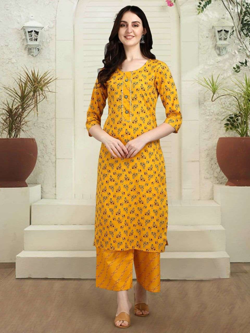 SHANDAAR DESIGNER CAMBRIC COTTON KURTI 