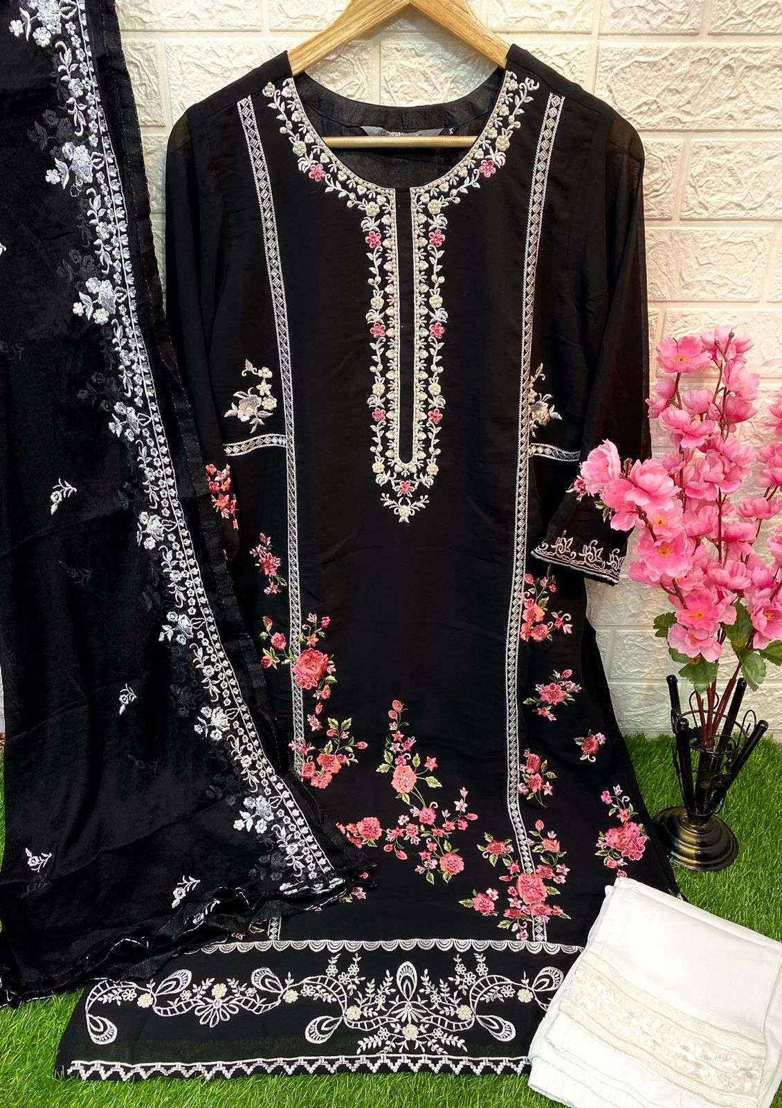 ramsha R-1006 georgette handwork suit