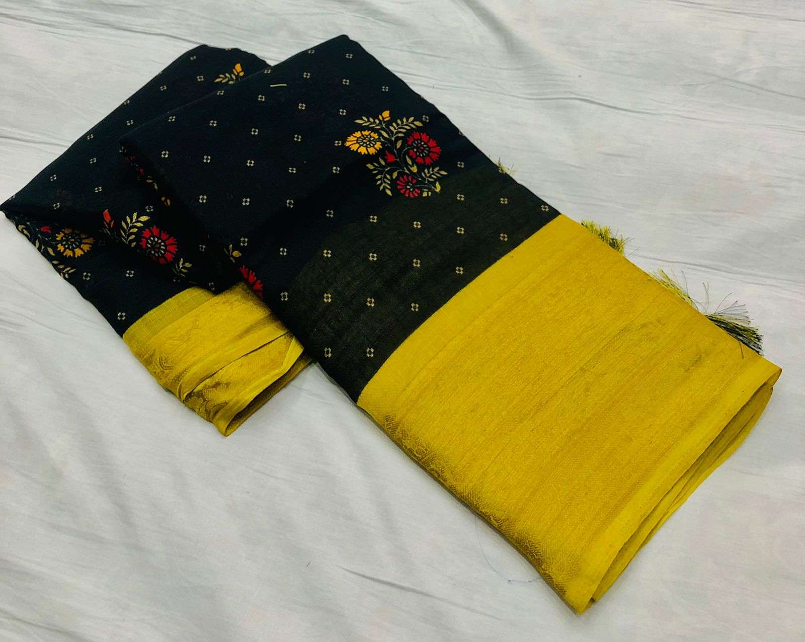 Presents linen sarees with fabulous colours combinations