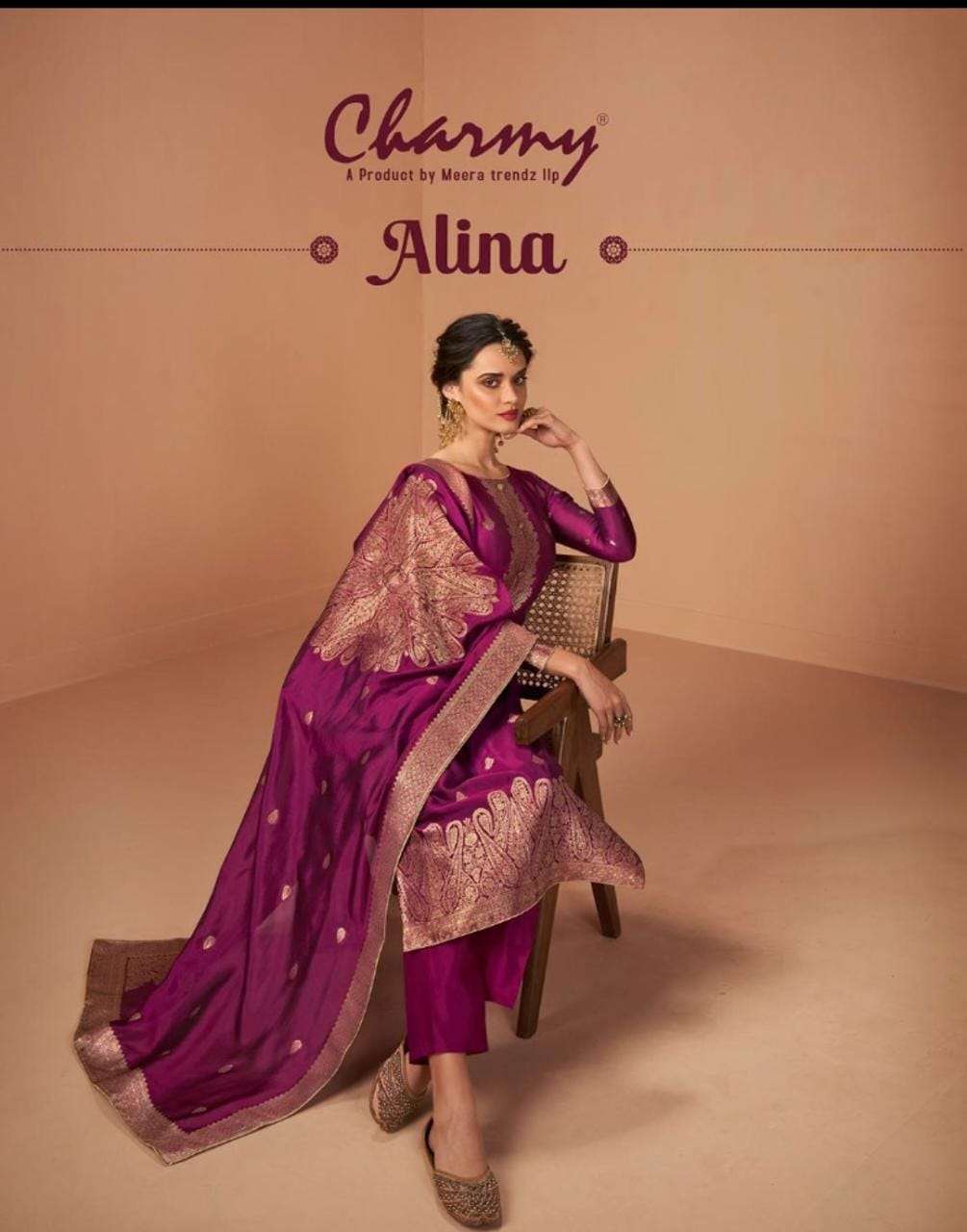 zisa charmy alina series 4701-4706 Bamberg Silk jacquard suit