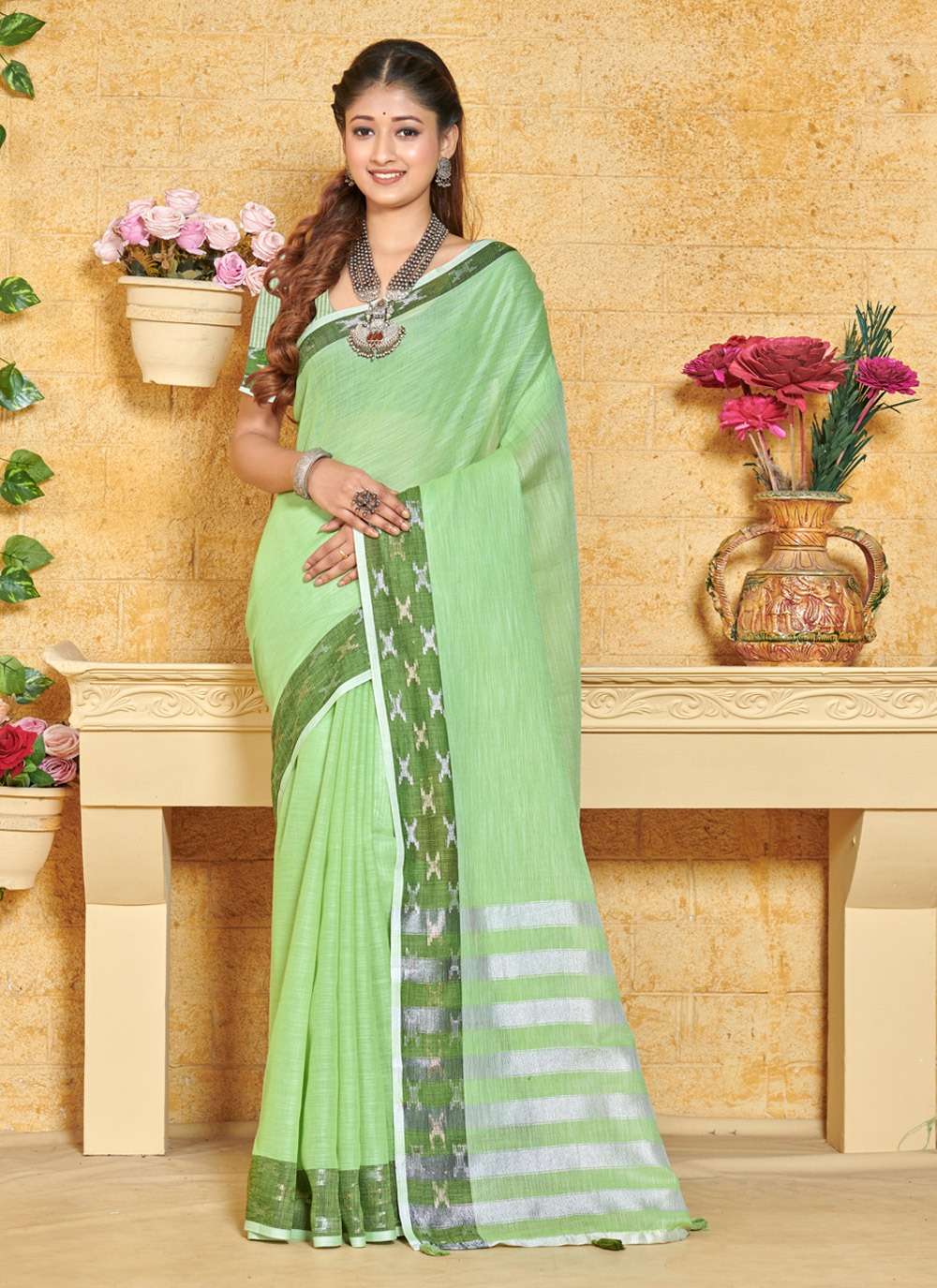 aarushi designer linen saree with blouse