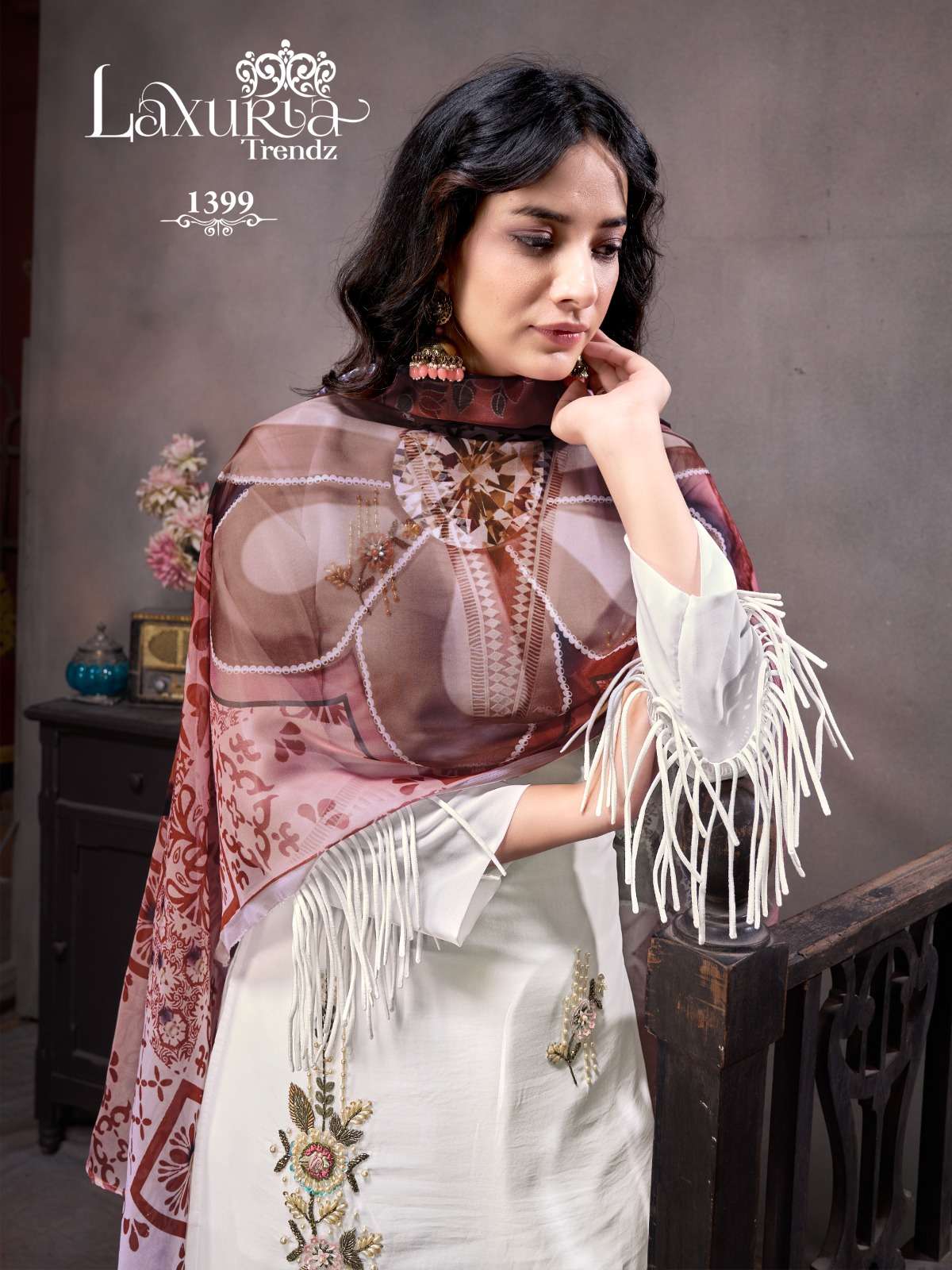 Laxuria Trendz 1399 Georgette Faux suit