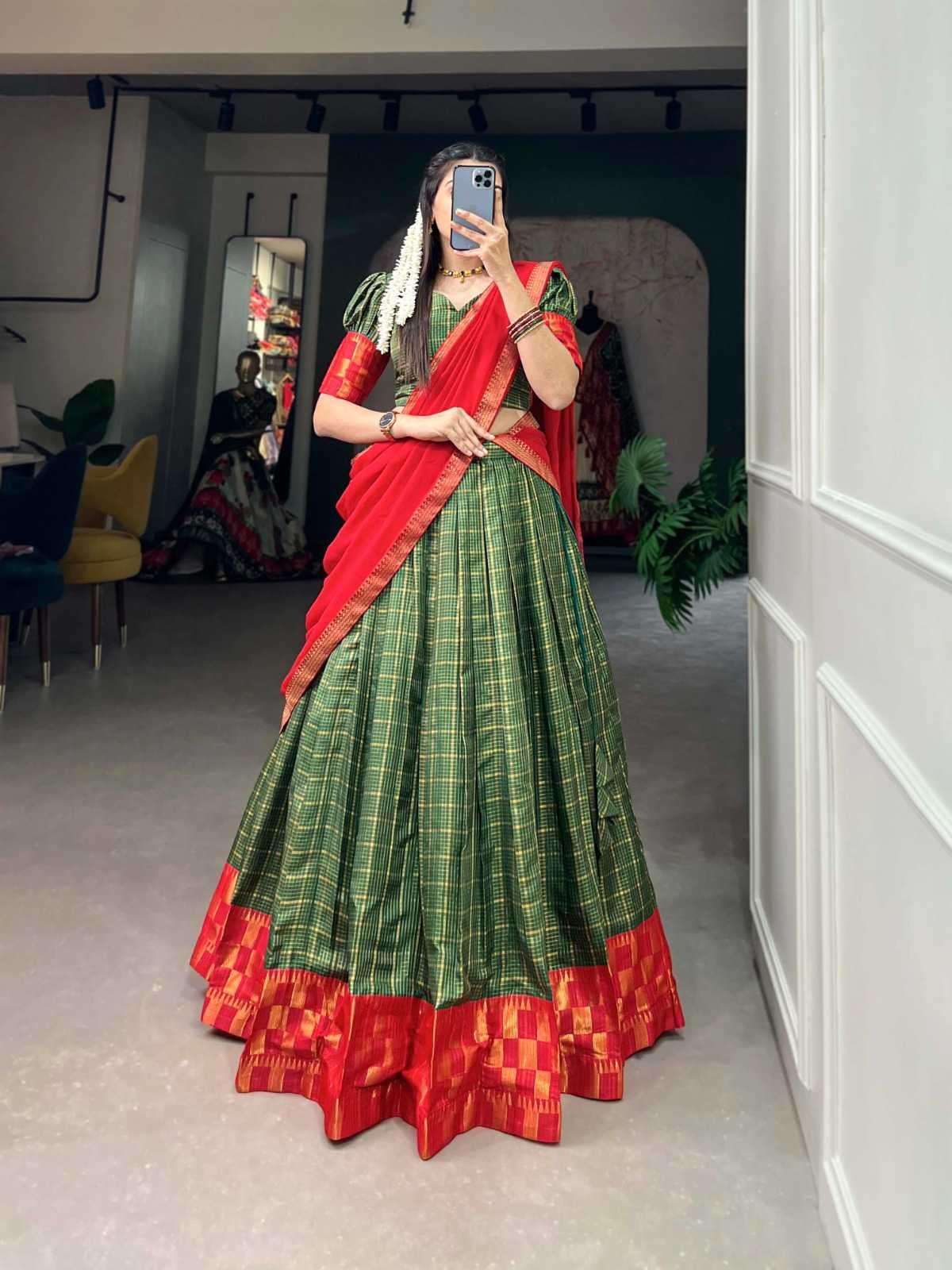 pr lnb2009 Zari chex Weaving Work lehenga