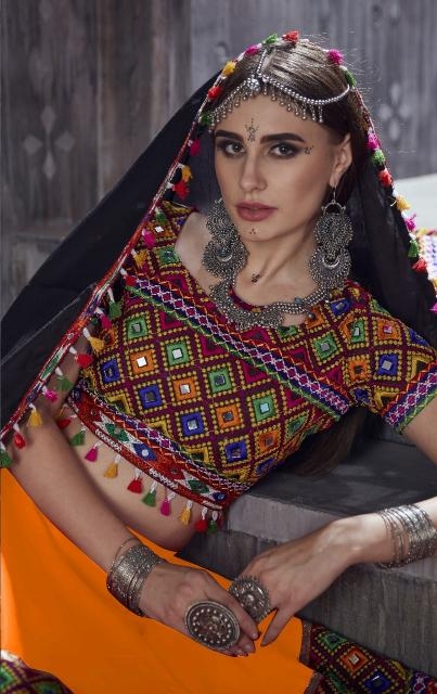 aawiya rajwadi vol 1 7004 C color box 2025 ART SILK wholesale lehenga