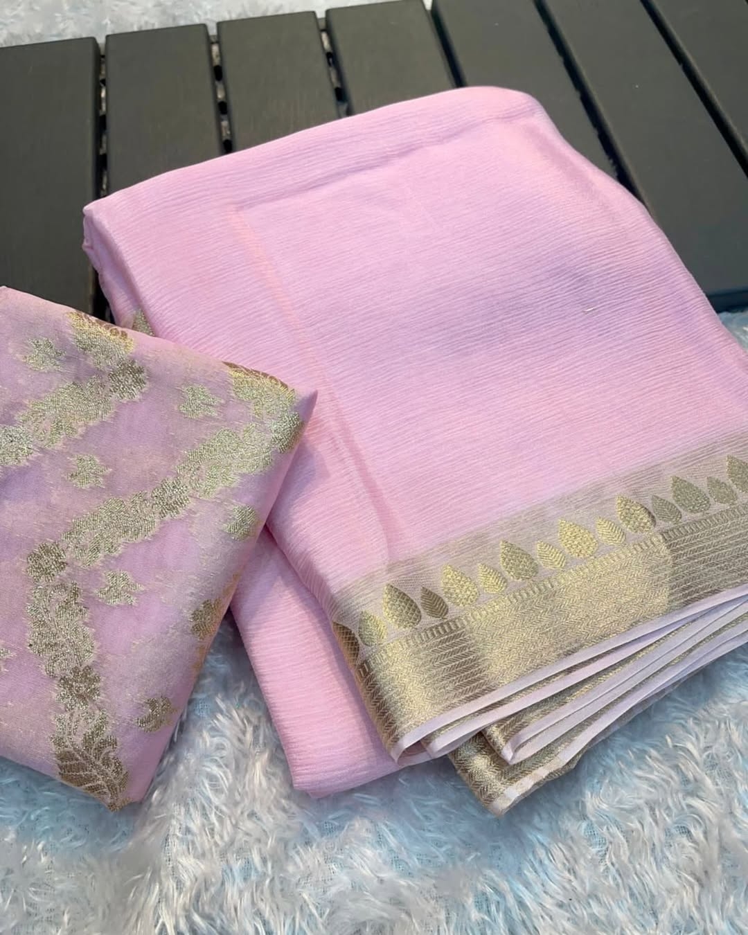ARPITA Pure viscose Georgette saree with pallu with same tone 