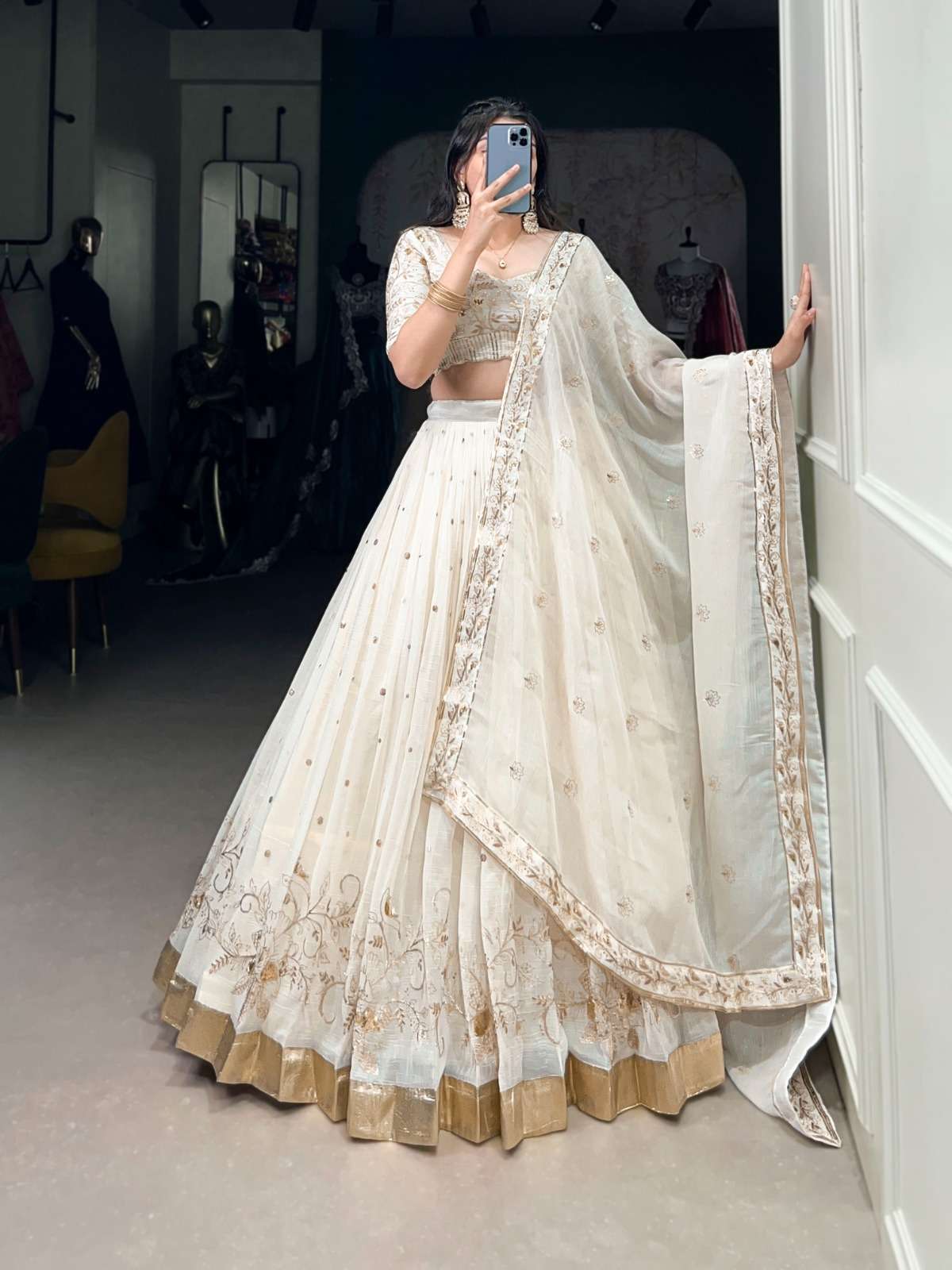ARISA LNB1422OWT Silver Glosy wholesale lehenga