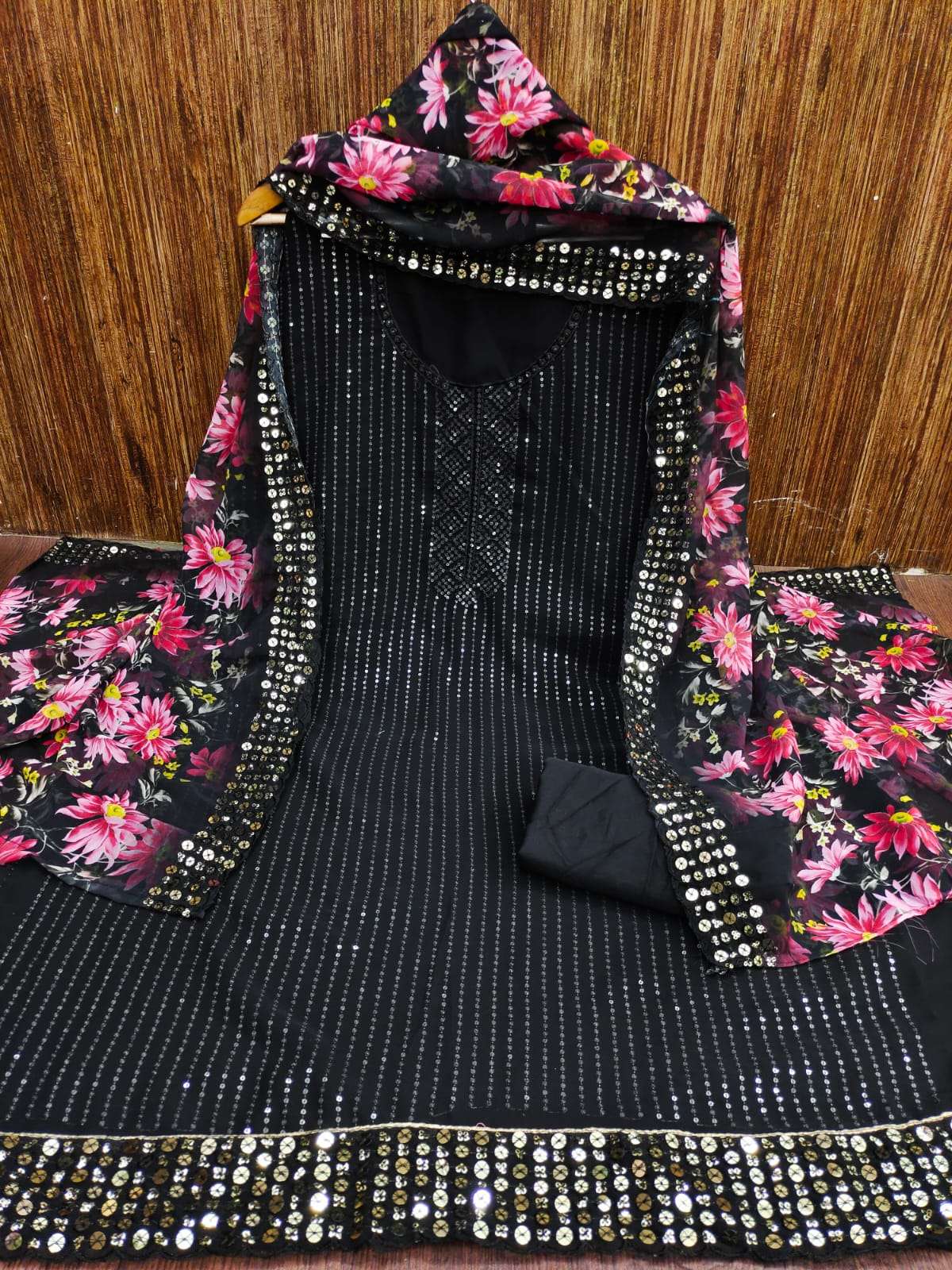 bt 525 JORJAT MULTI SQUANCE WORK NECK wholesale suit 
