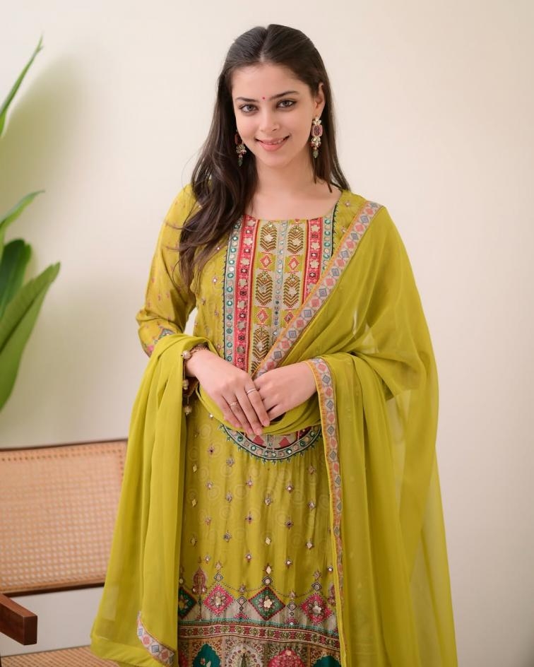 PR 9STAR FASHION RADHA VOL-5 Heavy MUSLIN wholesale suit 