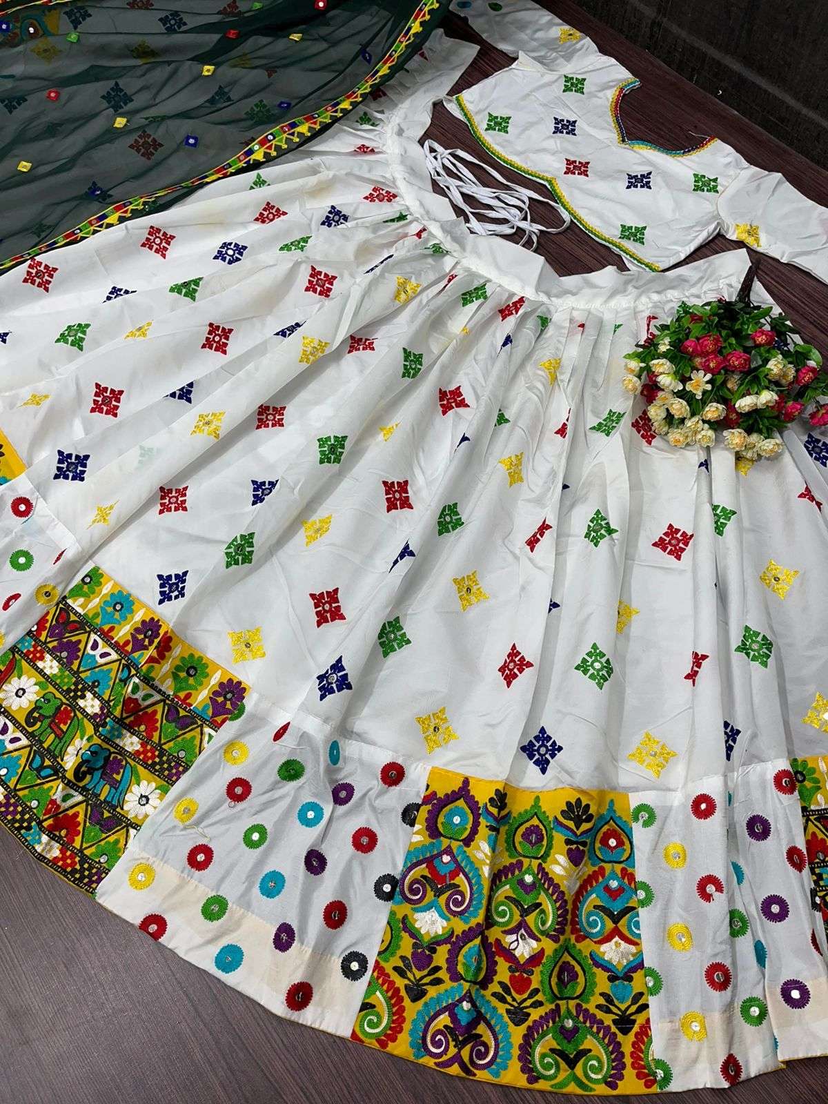 Green Cotton Print And Mirror Handwork Gujarati Garba lehenga Chaniya Choli  Set | eBay