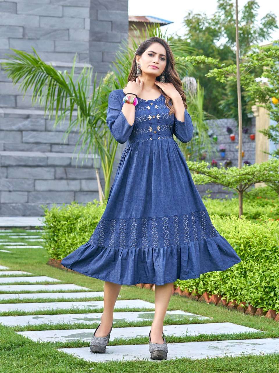 rung gulistan liquid rayon embroidery work kurti 