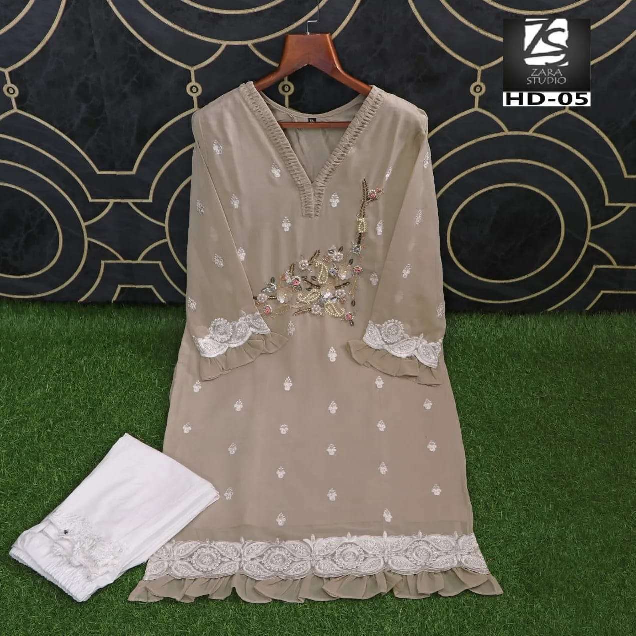Cotton Ladies Fancy Kurti, Feature : Easy Wash, Pattern : Plain, Printed at  Best Price in Dehradun