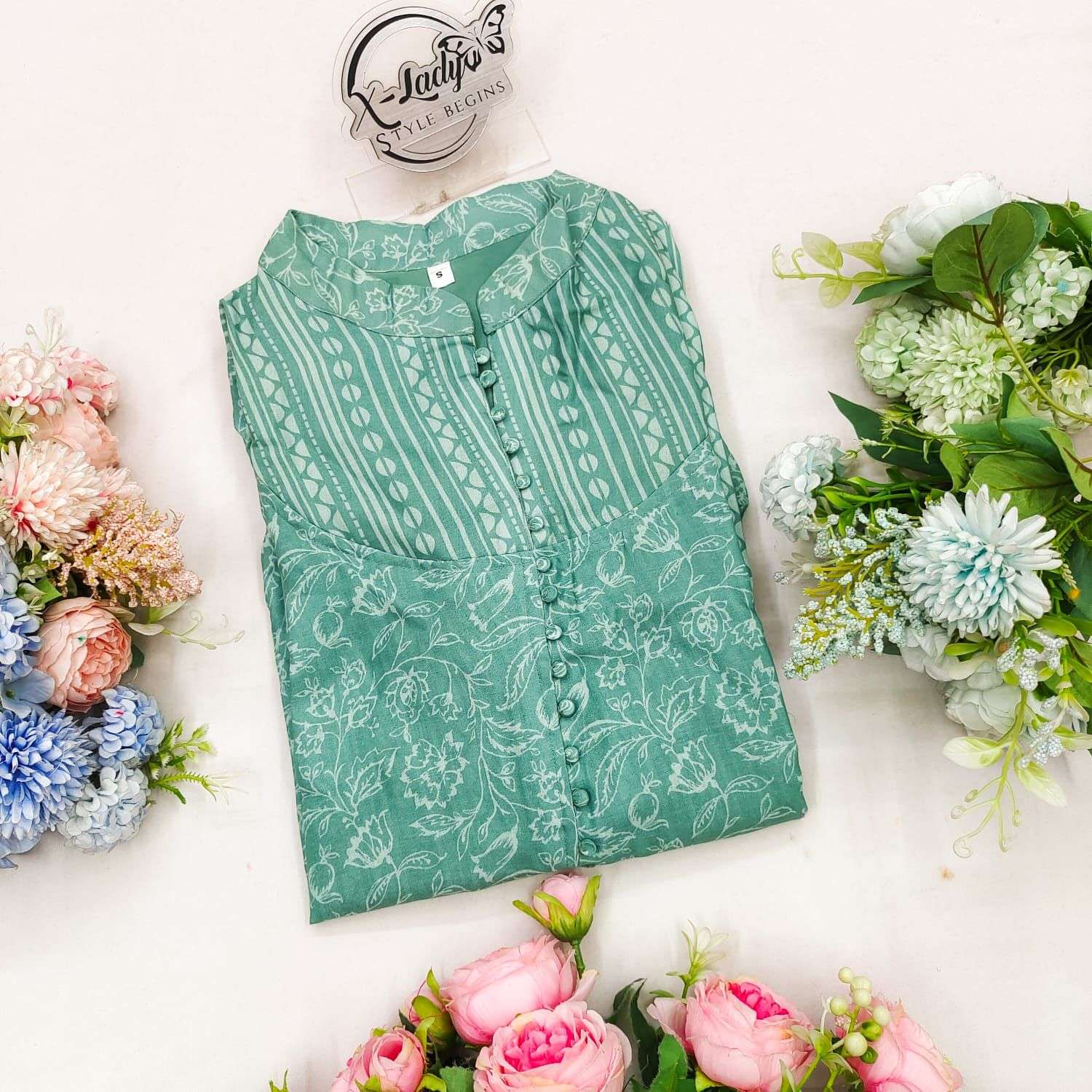 beautiful two colors Heavy Cottan Febric with full inner kurti