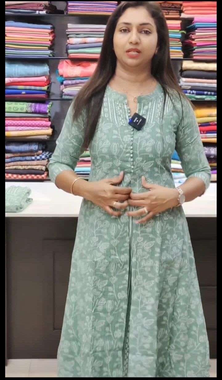 beautiful two colors Heavy Cottan Febric with full inner kurti
