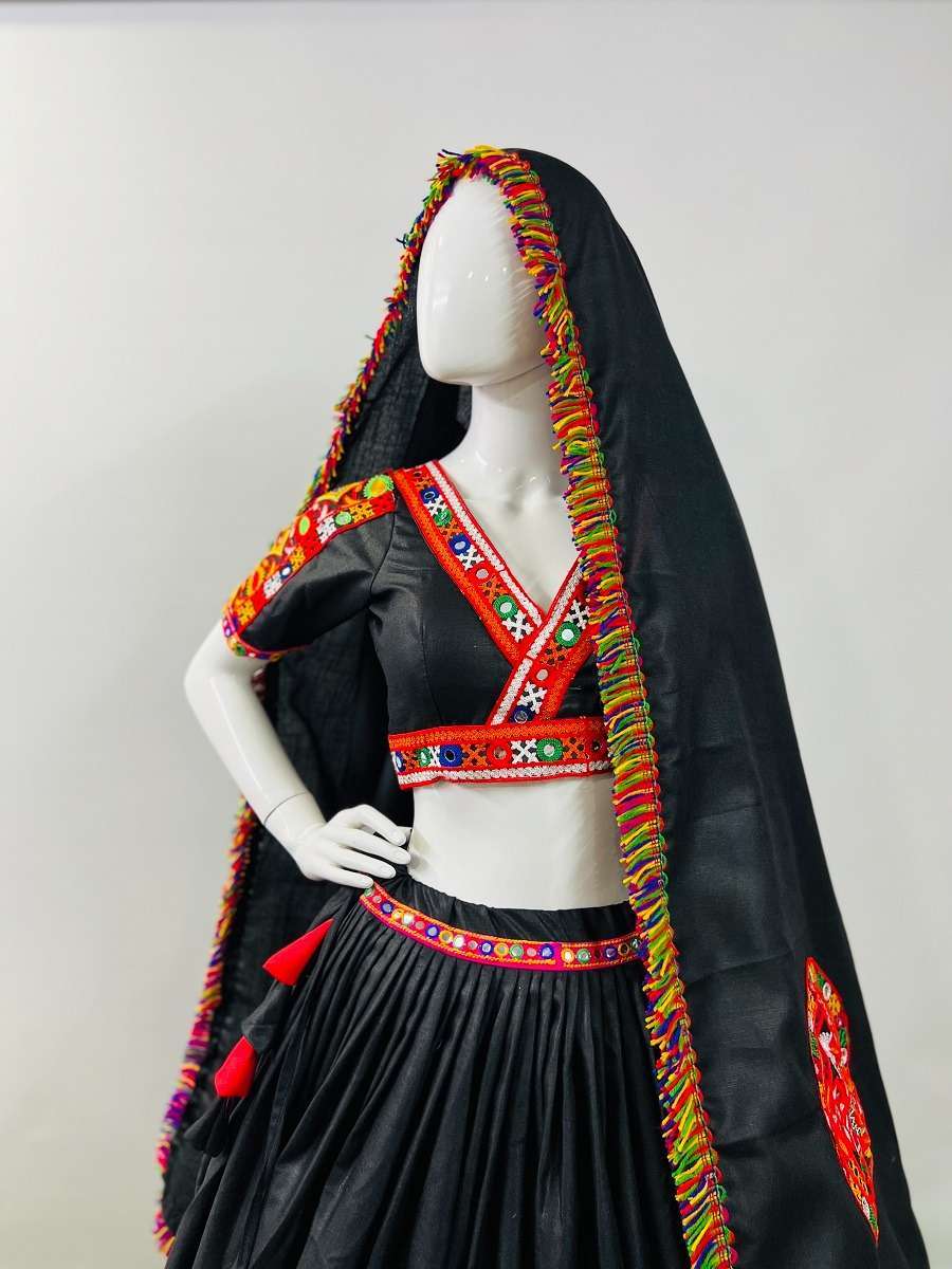 aawiya 7044 black color gamthi lace work navratri readymade single lehenga choli 