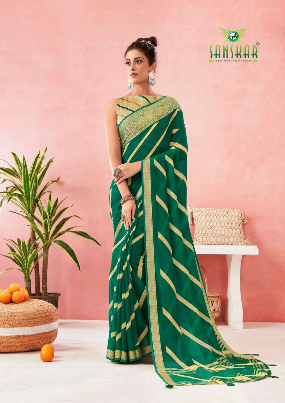 fcity.in - This Exquisite Georgette Saree Is Spelling Elegance With Every  Twirl