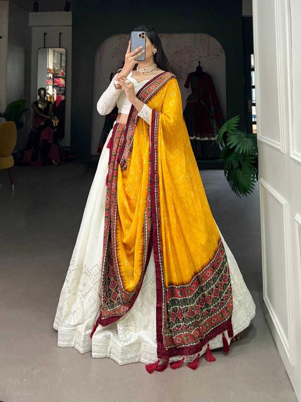 pr lnb1500wht Georgette Lucknowi Paper Mirror Work Lehenga