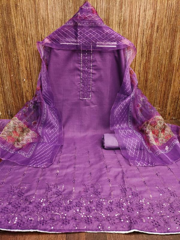 Wholesale Non-Catalogue Suits - Premium Quality Dress Materials in Bulk 