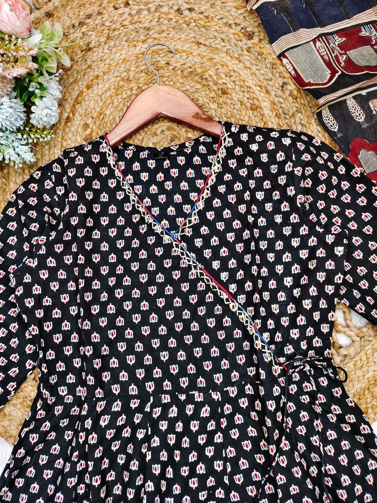 Featuring beautiful Heavy Suit Set which is beautifully decorated with intricate hand embroidery