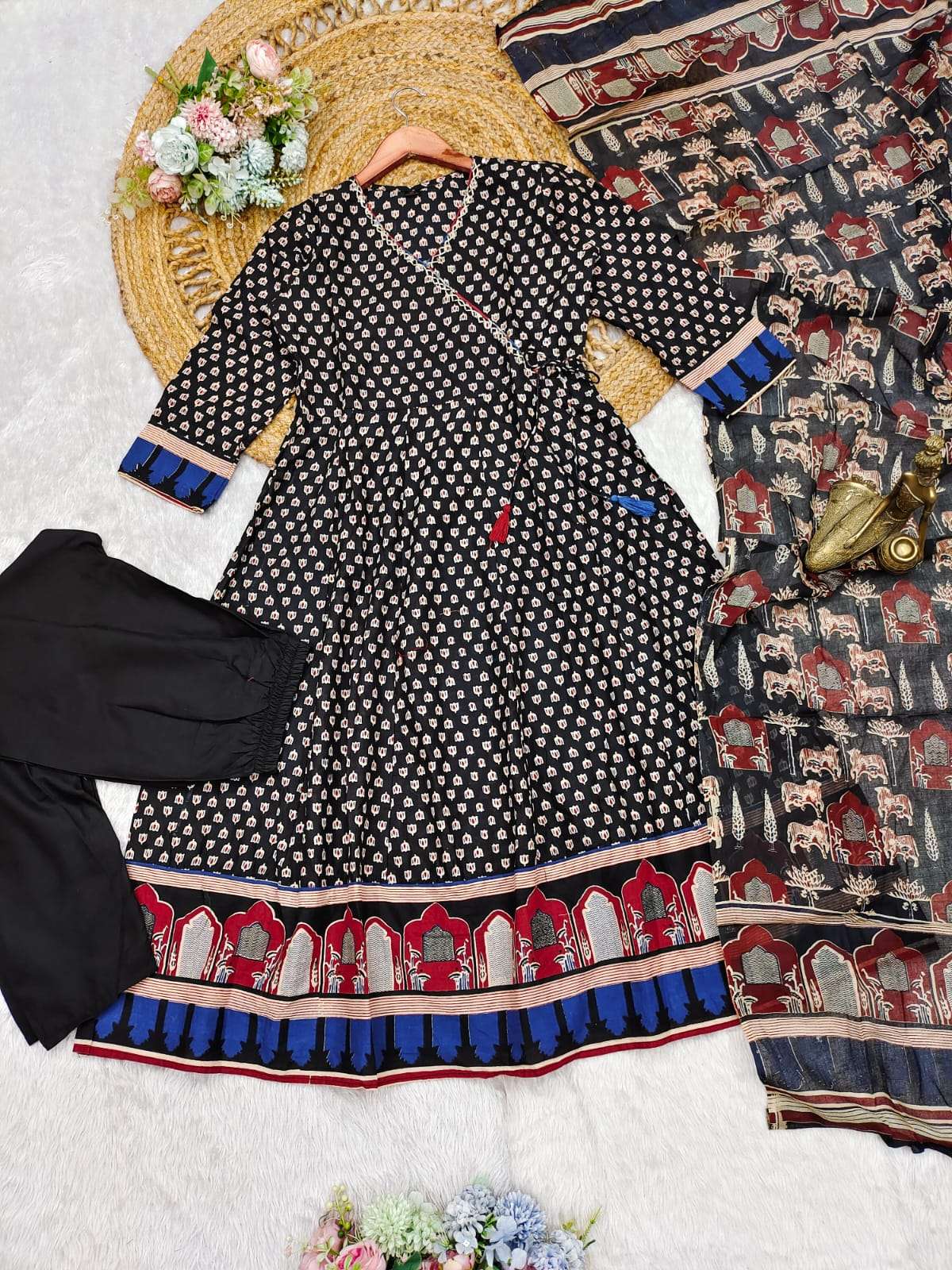 Featuring beautiful Heavy Suit Set which is beautifully decorated with intricate hand embroidery